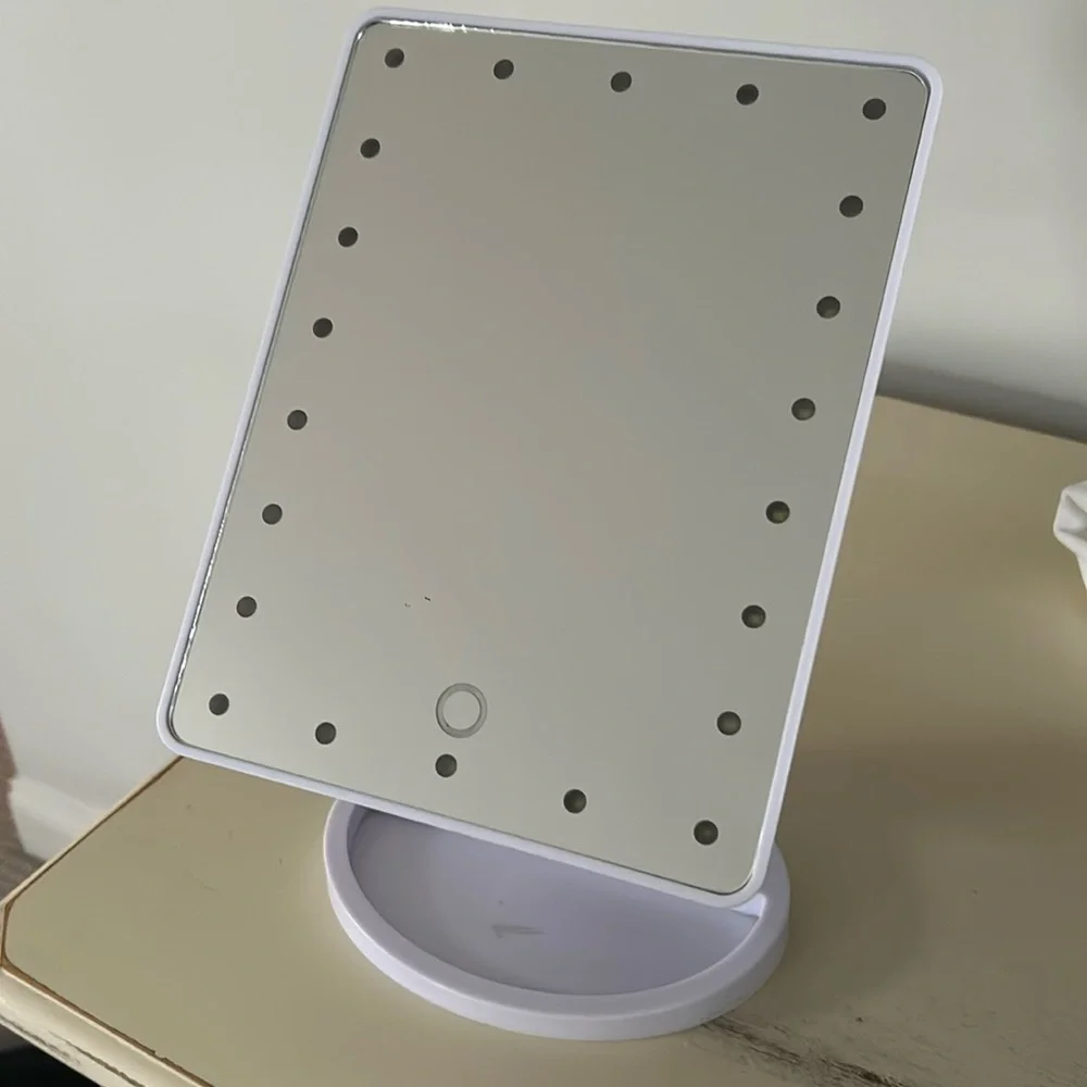 Vivitar lighted mirror